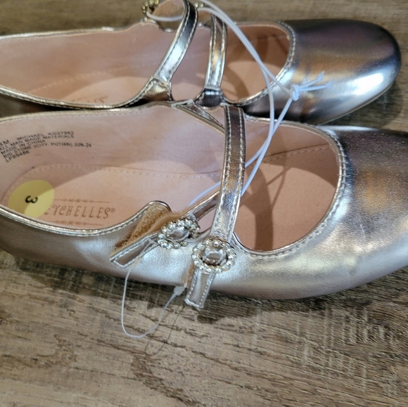 Seychelles Metallic Gold Kids Shoes by - Picture 3 of 8